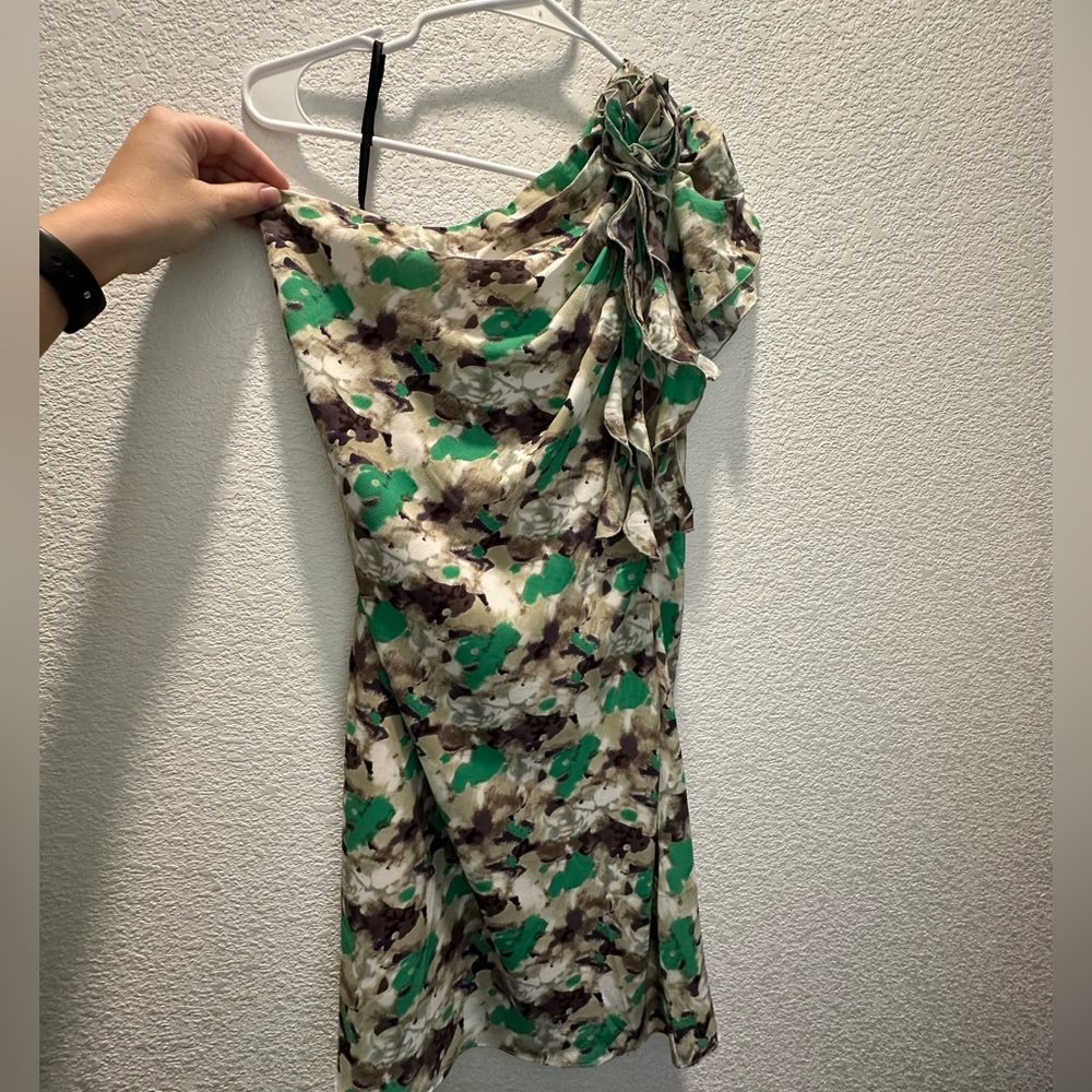 One shoulder boutique dress